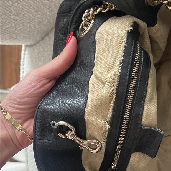 Gucci Black Pebbled Leather Shoulder Bag with Gold Chains - Picture 11 of 13